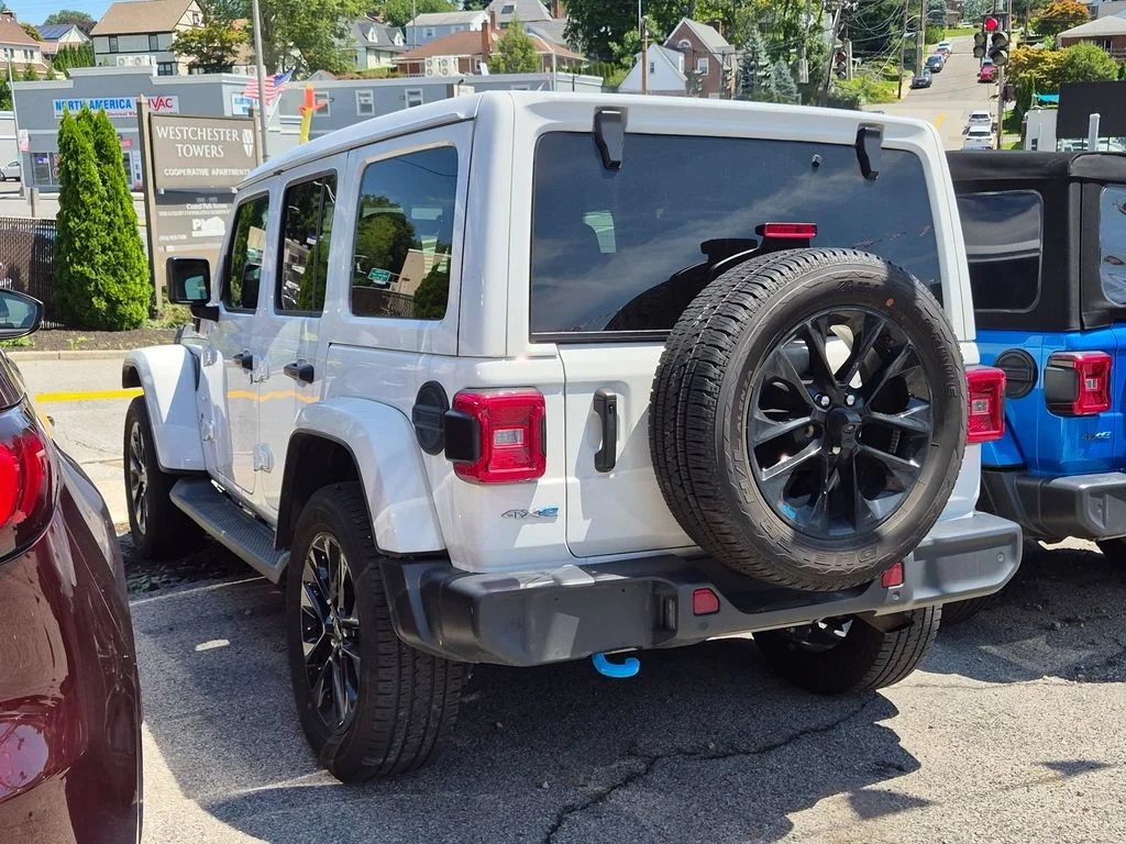 Used 2022 White Jeep Unlimited Sahara 4xe image 9