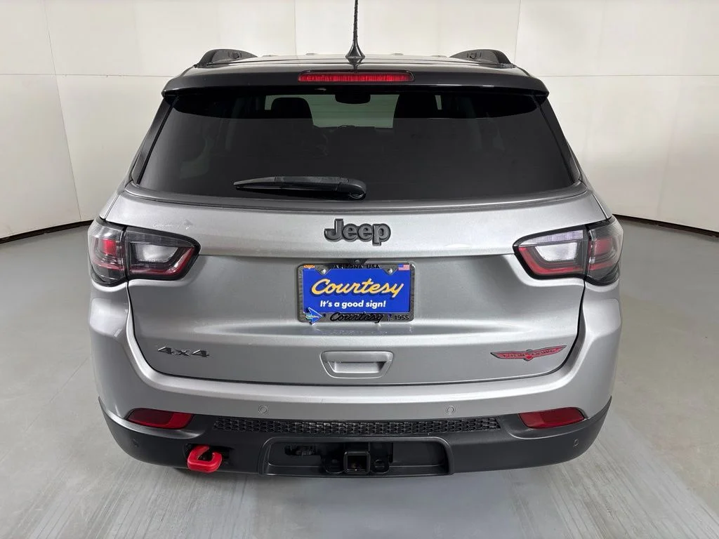 Used 2022 Silver Jeep Trailhawk image 7