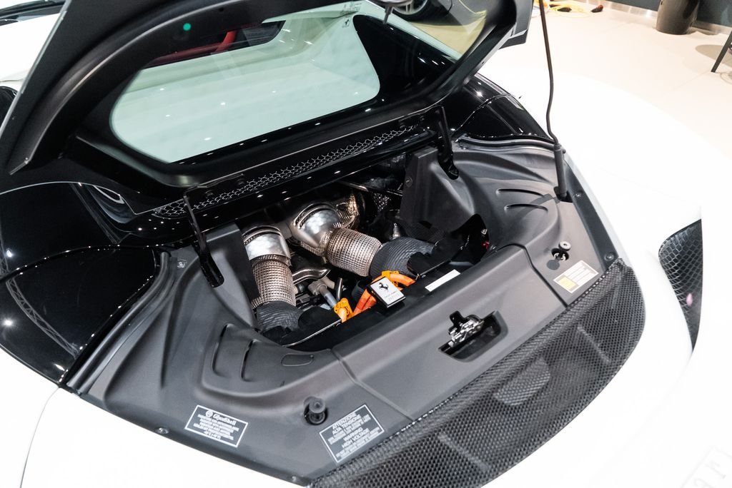Certified Used 2025 Bianco Avus Ferrari  image 16