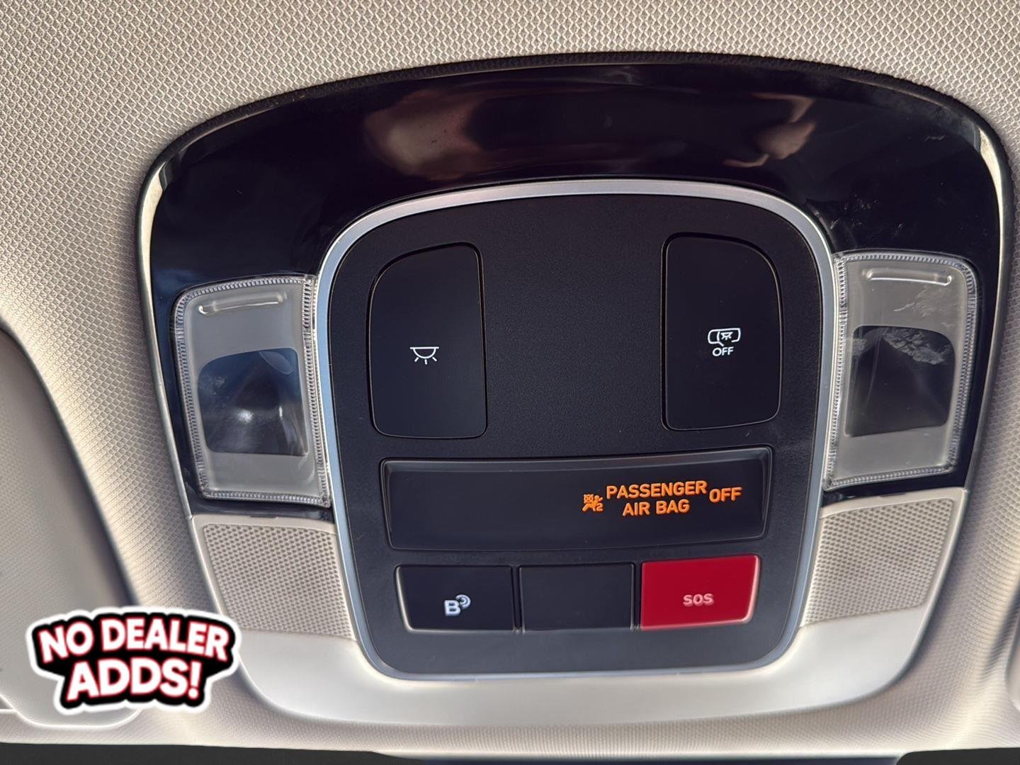 Used 2025 Hampton Gray Hyundai SEL image 23