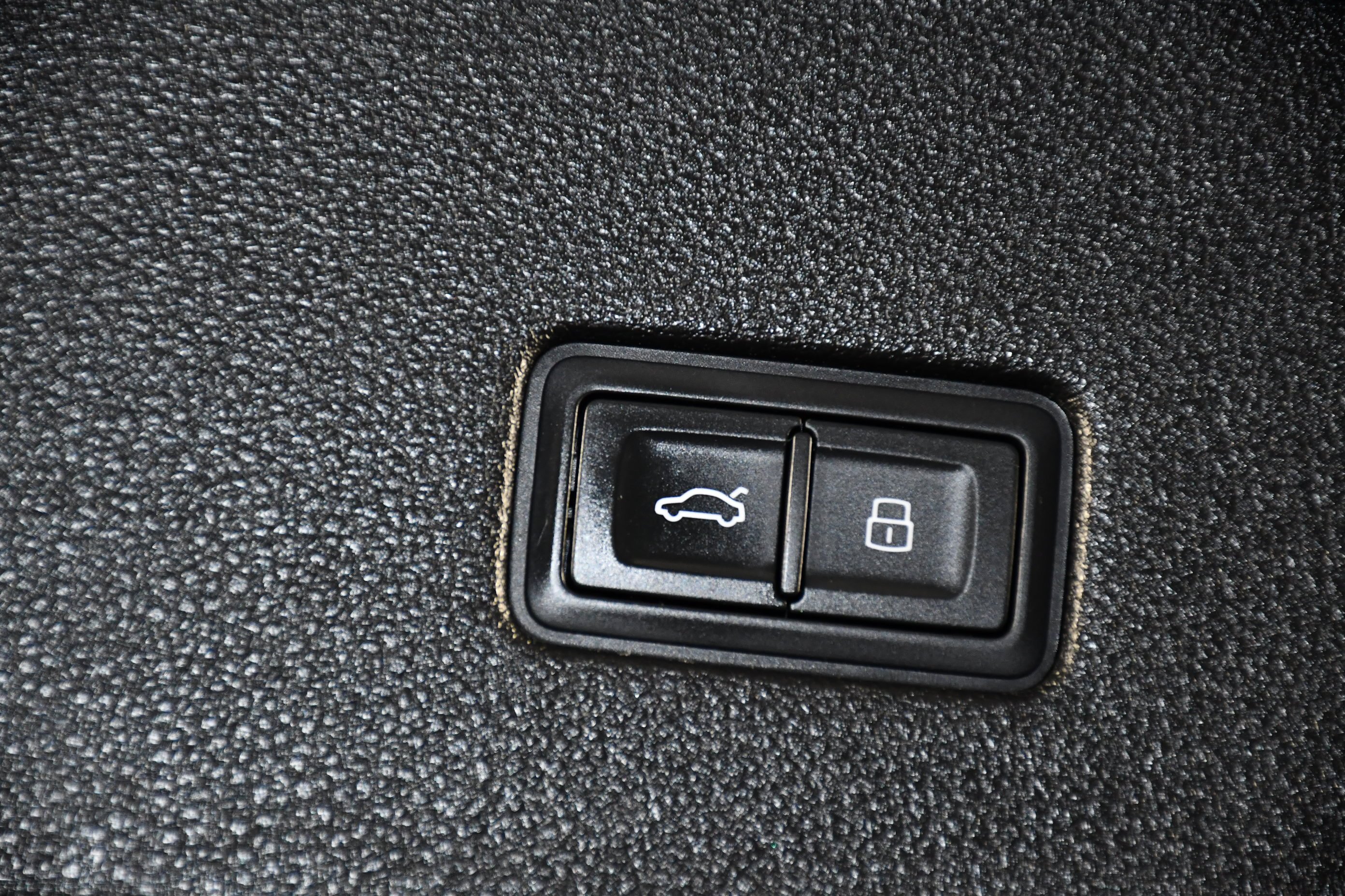 Used 2020 Orca Black Metallic Audi Premium Plus image 48