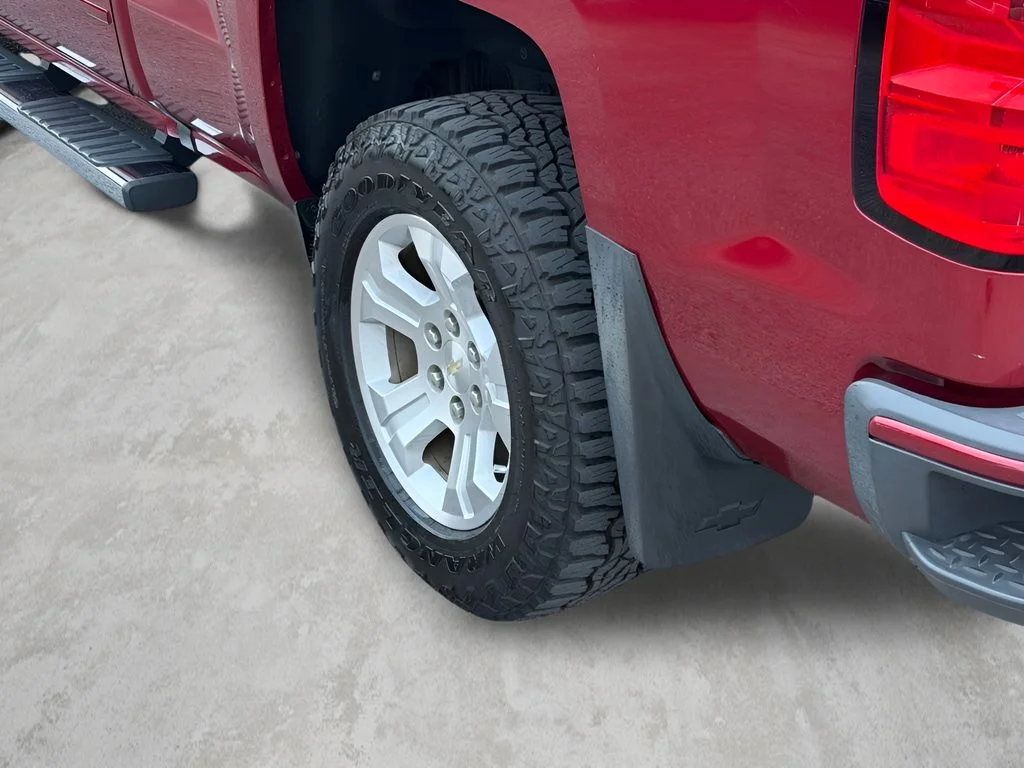 Used 2018 Cajun Red Tintcoat Chevrolet LT image 9