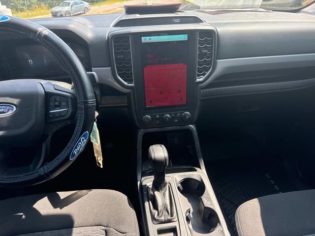Used 2025 Beige Ford XL image 19