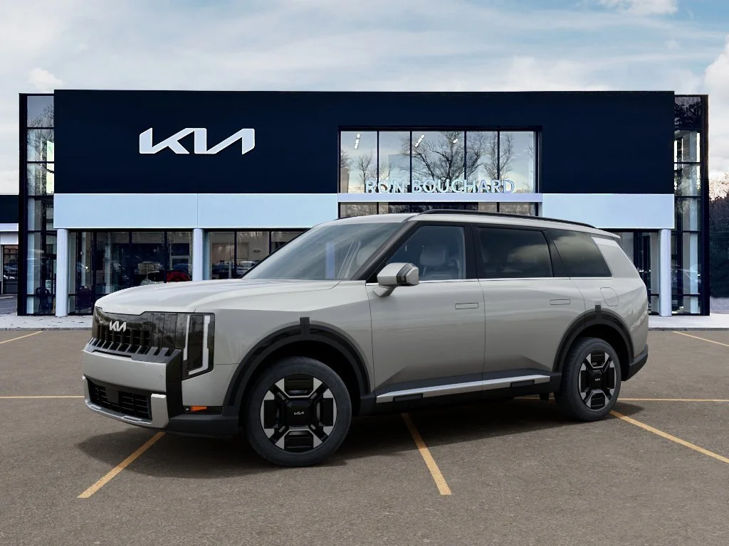 New 2027 Ivory Silver Kia EX image 3