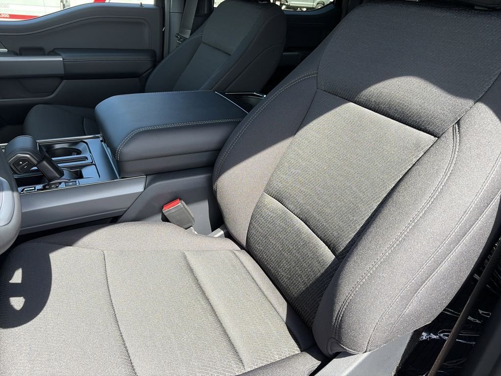 New 2026 Agate Black Metallic Ford XLT image 12