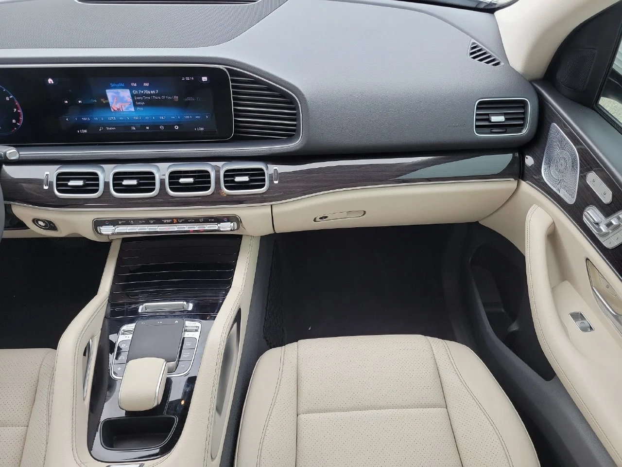Used 2020 White Mercedes-Benz GLE 350 image 16