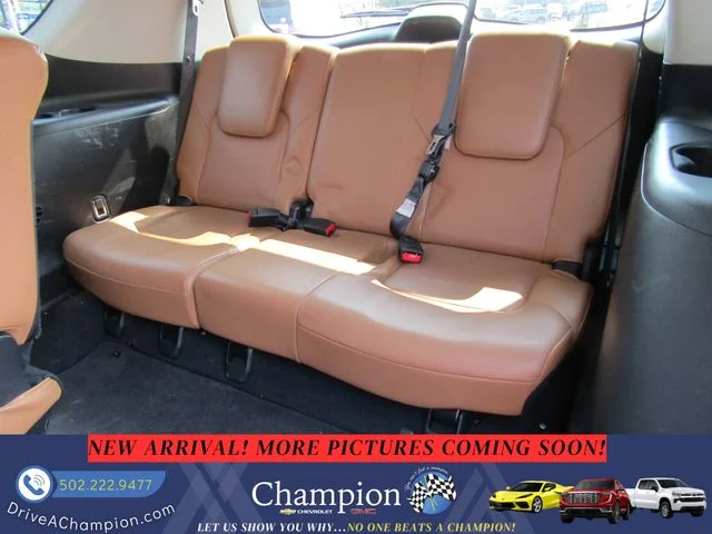 Used 2016 White INFINITI Base image 10