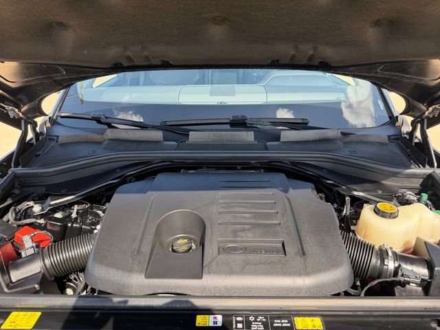 Used 2025 Santorini Black Metallic Land Rover SE image 19