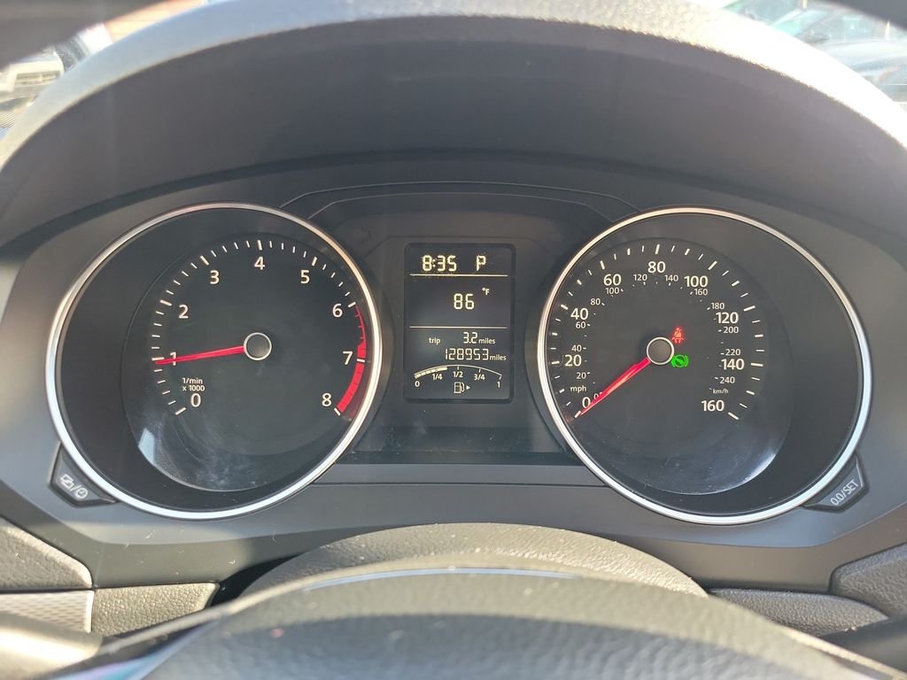 Used 2018  Volkswagen 1.4T S image 19