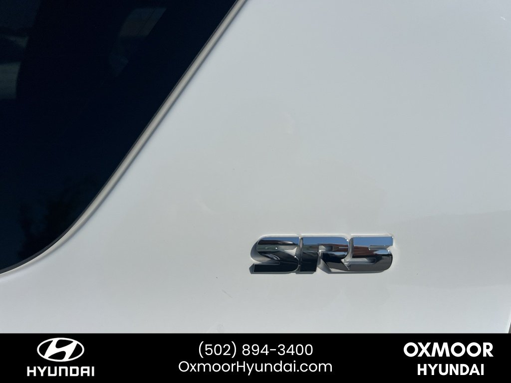 Used 2016 Super White Toyota SR5 image 7