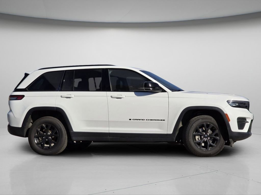 2024 Jeep Grand Cherokee Altitude - Photo 11