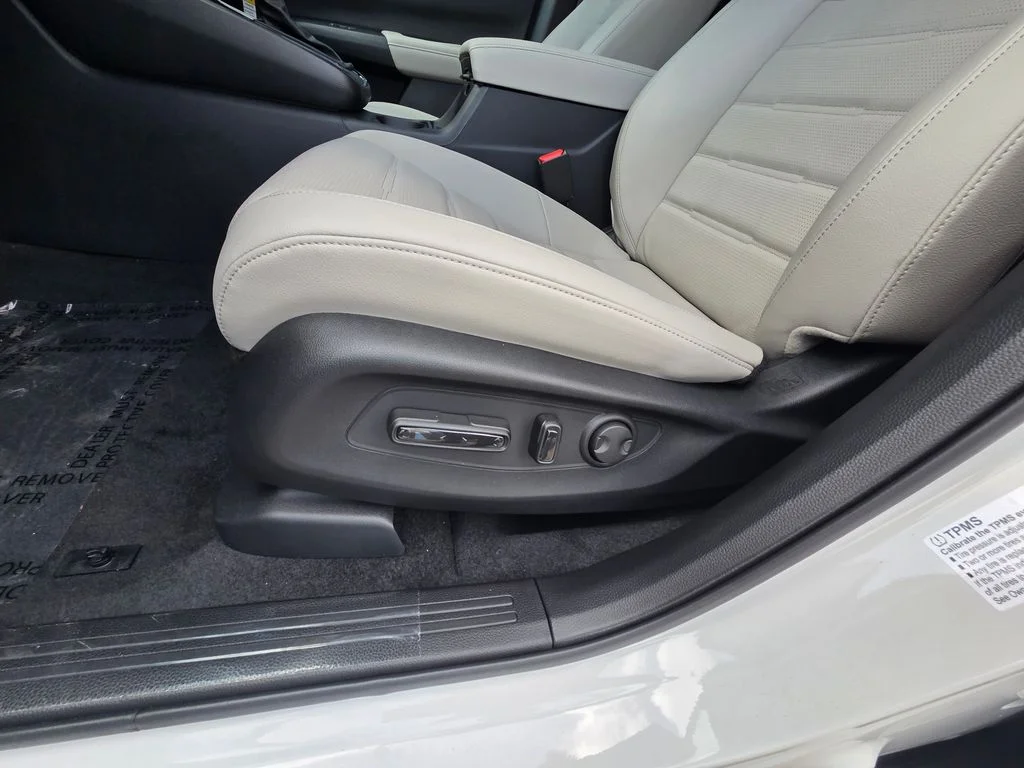 New 2026 Platinum White Pearl Honda EX-L image 9