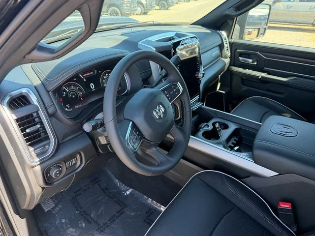 New 2026 Diamond Black Crystal Pearl-Coat Exterior Paint RAM Laramie image 15