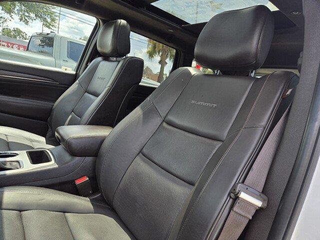 Used 2018 Ivory 3-Coat Jeep Summit image 11