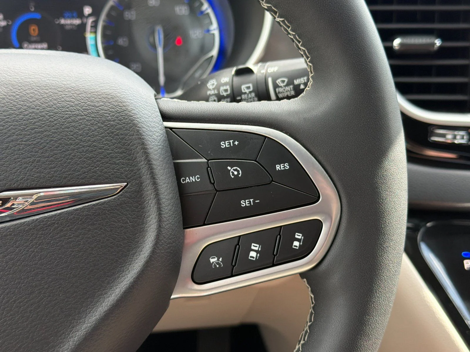 Used 2023 White Chrysler Touring L image 24
