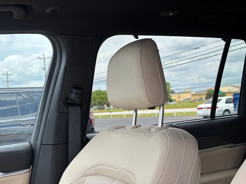 Used 2025 Gray Jeep Limited image 14