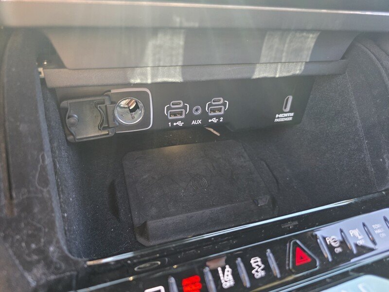 Used 2022 Bright White Clearcoat JEEP SERIES I 4X4 image 26