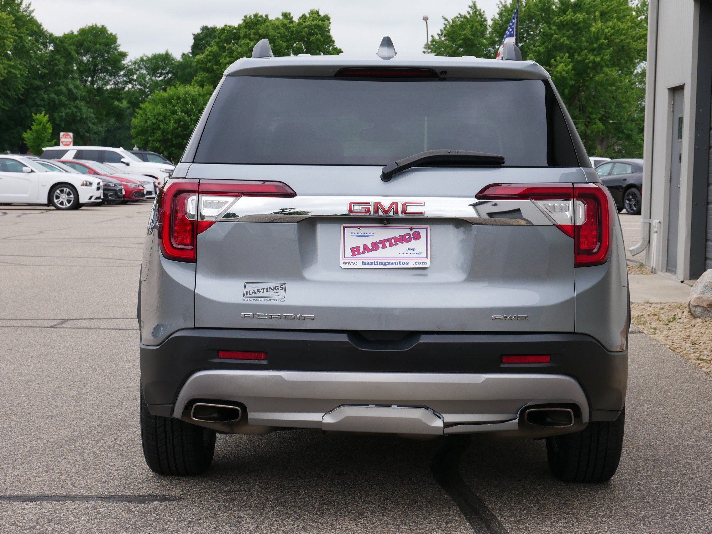 Certified Used 2023 Sterling Metallic GMC SLT image 4
