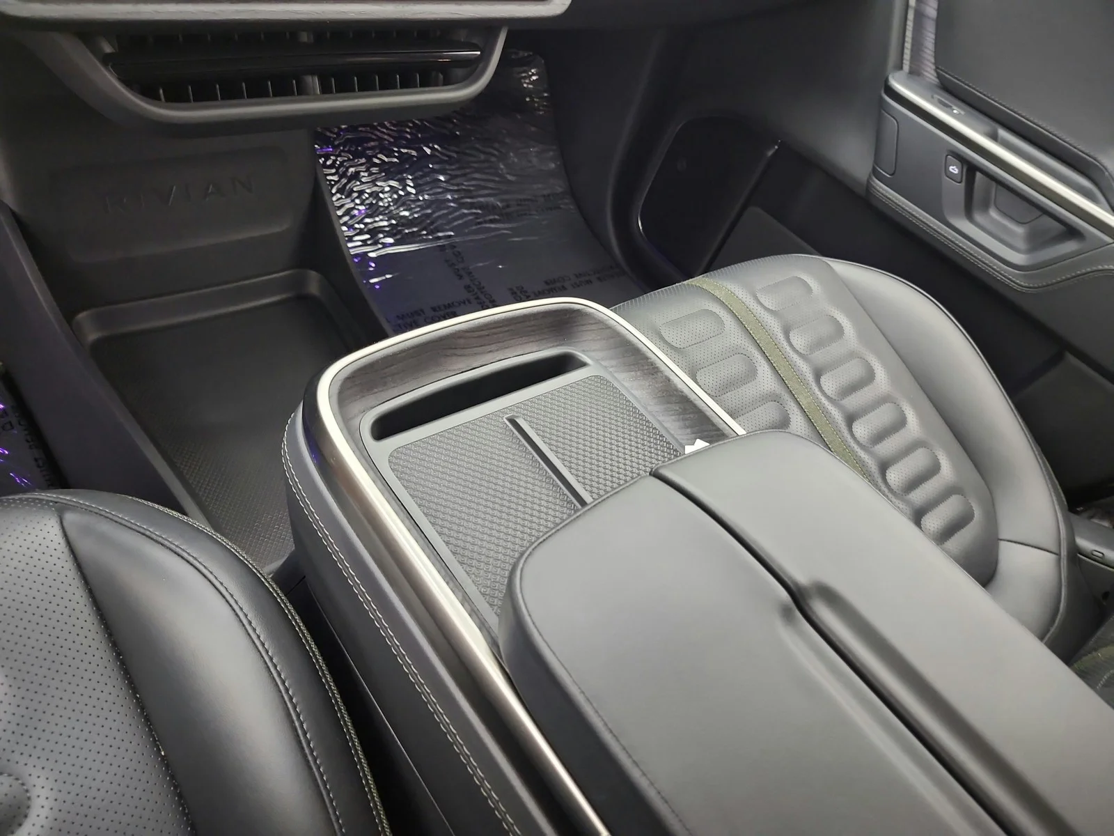 Used 2025  Rivian Adventure image 13
