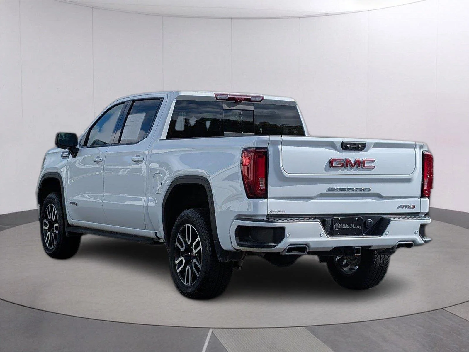 Used 2025 Summit White GMC AT4 image 3