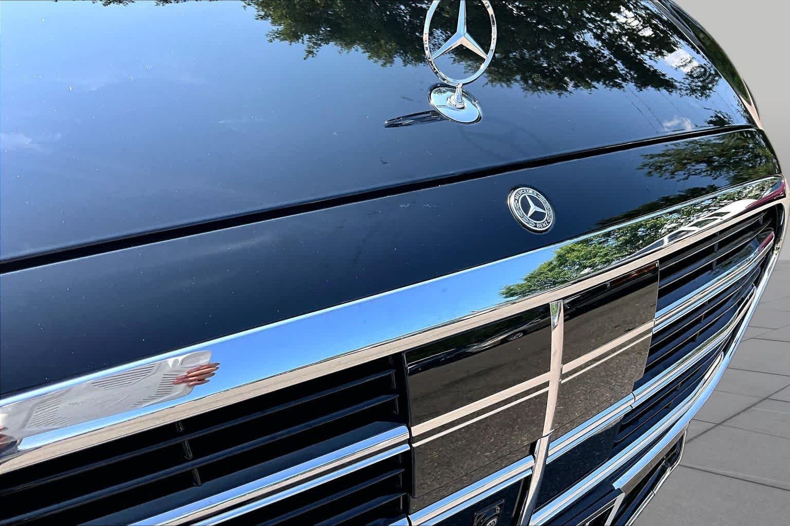 Used 2025 Black Mercedes-Benz S 580 image 29