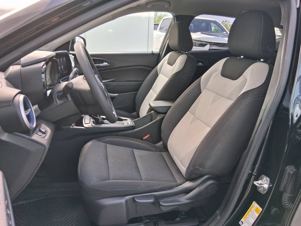 Used 2025 Mosaic Black Metallic Chevrolet LS image 18
