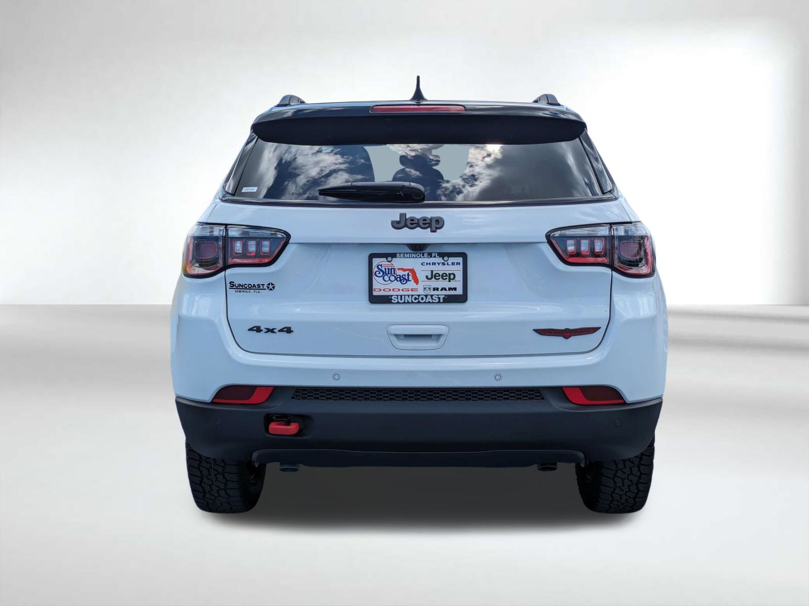 New 2026 Bright White Clear-Coat Exterior Paint Jeep Trailhawk image 5