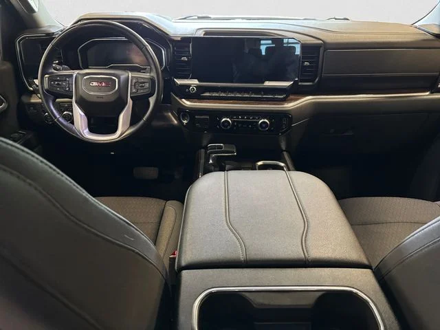 Used 2023 Silver GMC Elevation image 11