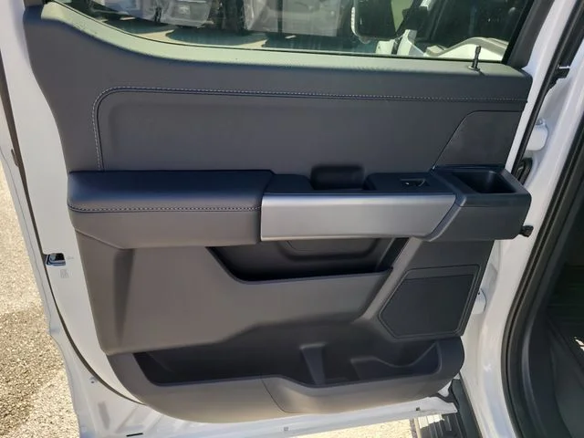 New 2026 Oxford White Ford XLT image 12