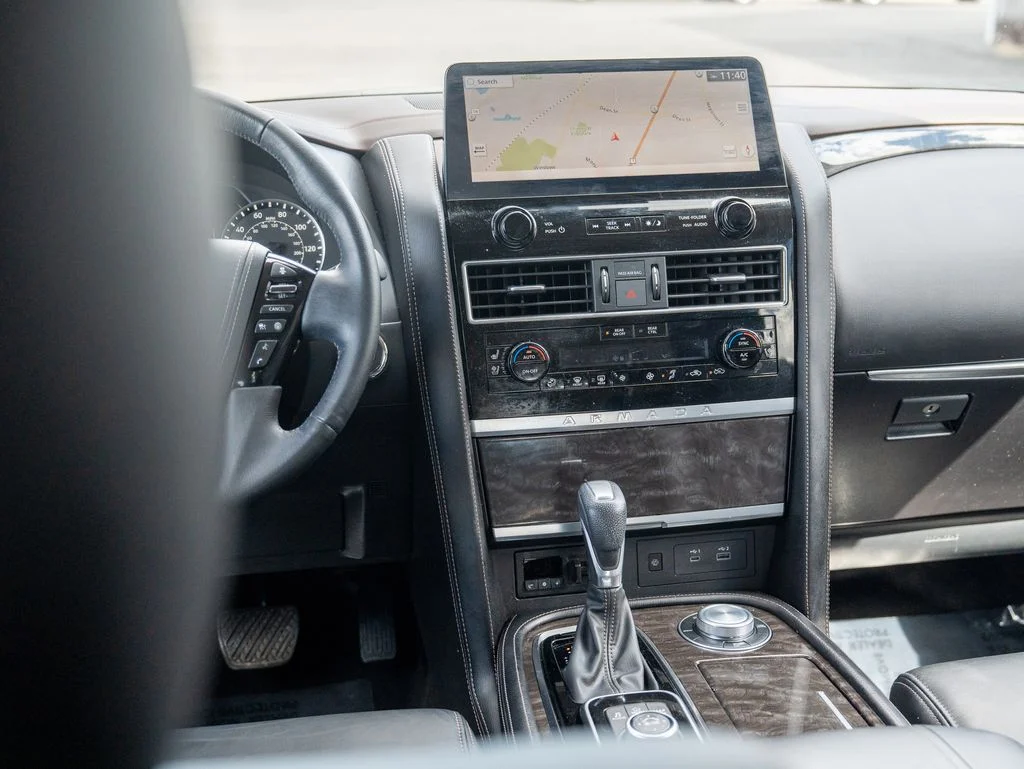 Used 2024 White Nissan Platinum image 22