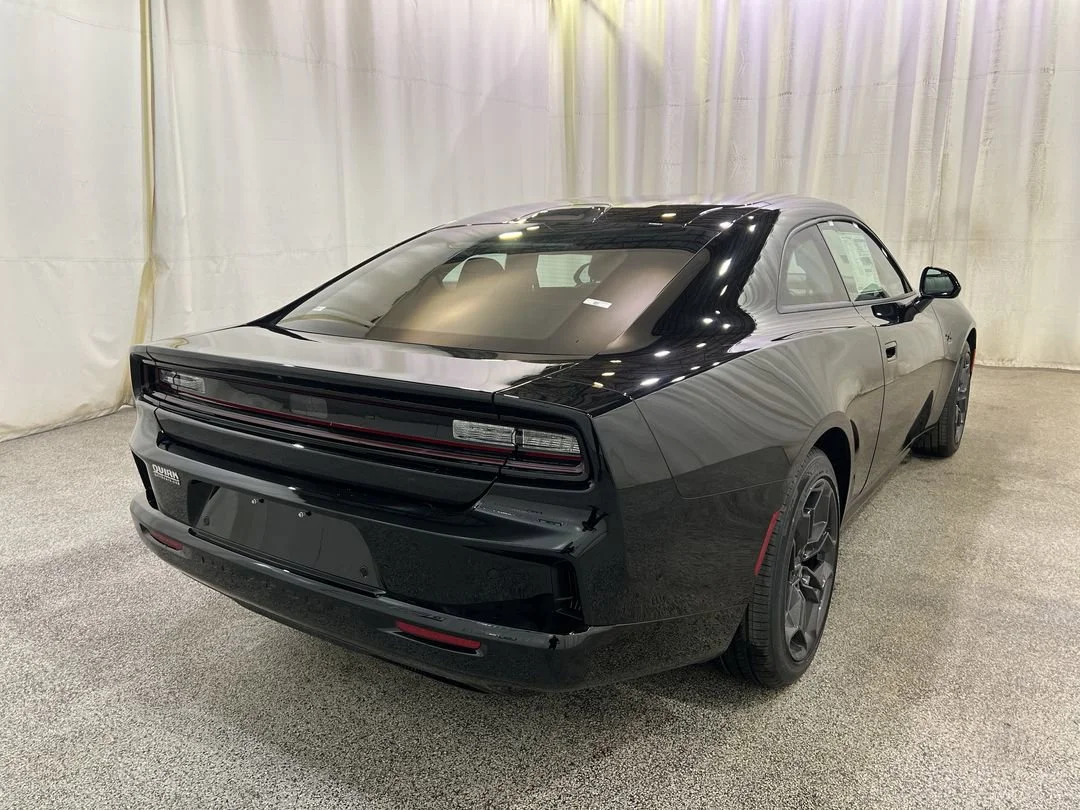 2025 Dodge Charger Daytona R/T - Photo 8