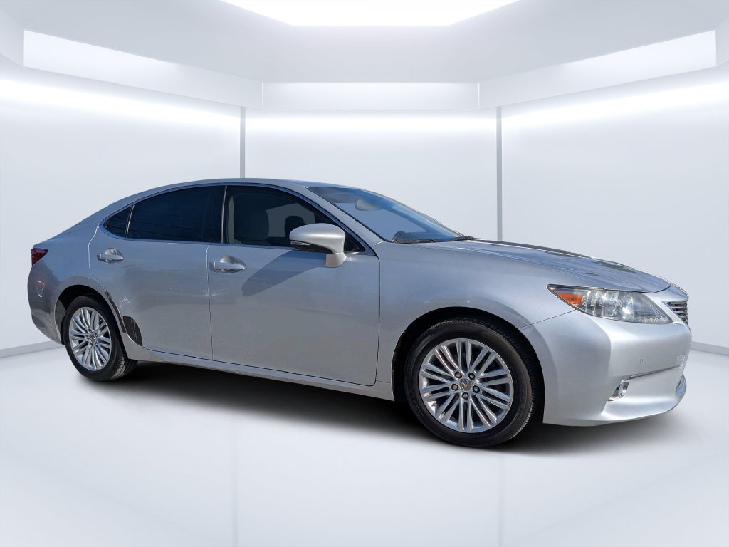 Used 2013 Silver Lexus 350 image 1