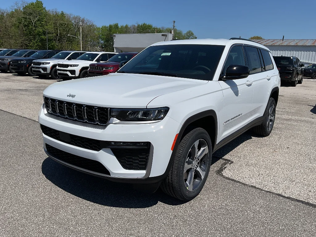 New 2026 Bright White Clearcoat Jeep Limited image 3