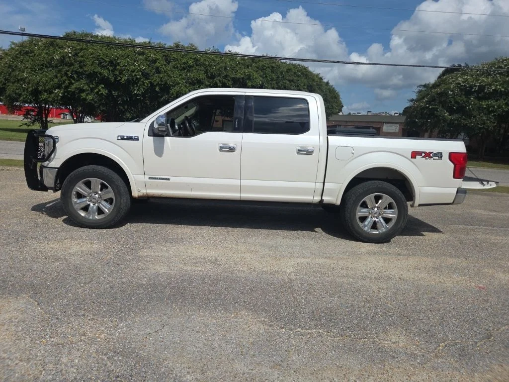 Used 2018 White Ford Lariat image 8