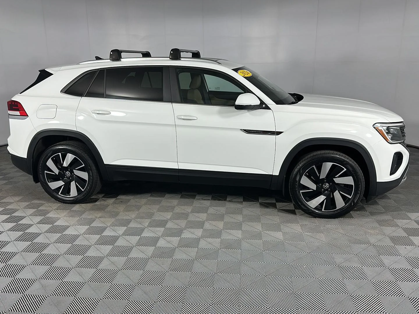 Used 2024 Silver Mist Metallic Volkswagen 2.0T SE w/Technology image 4