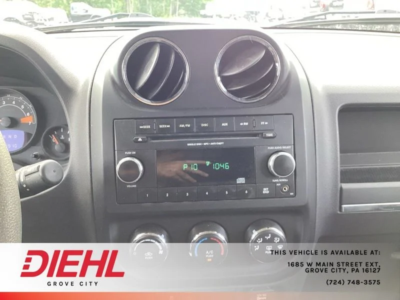 Used 2014 Gray Jeep Sport image 22