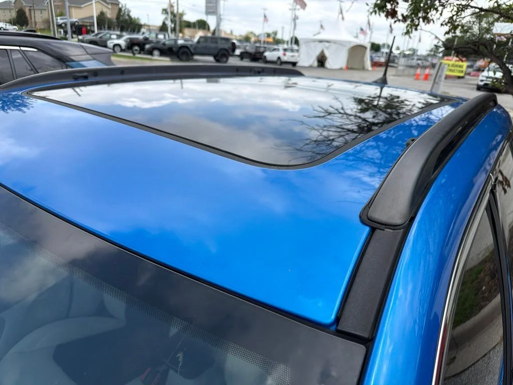 Used 2021 Blue Jeep Latitude image 10