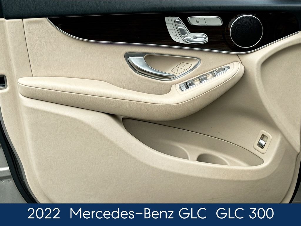 Used 2022  Mercedes-Benz GLC 300 image 16