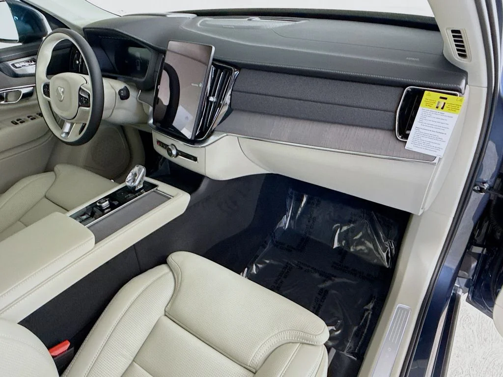 New 2026 Blue Volvo T8 Ultra image 32