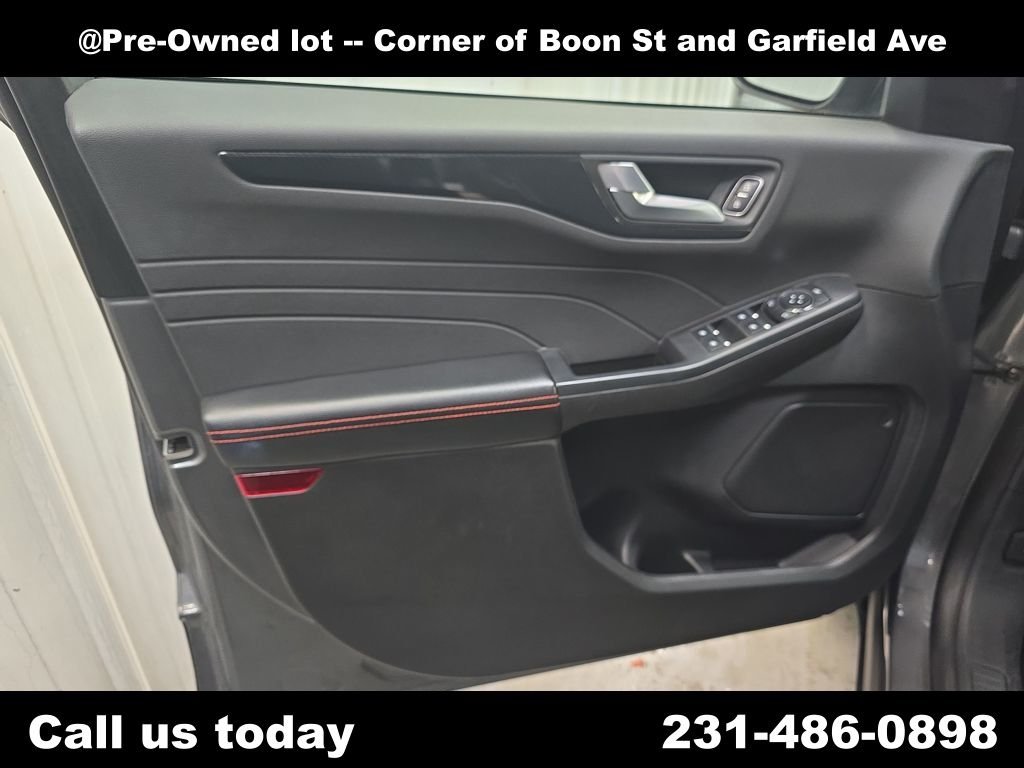 Used 2025 Gray Ford ST-Line Select image 6