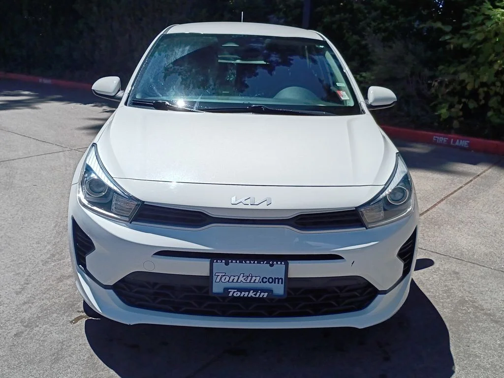 Used 2022 Clear White Kia S image 12