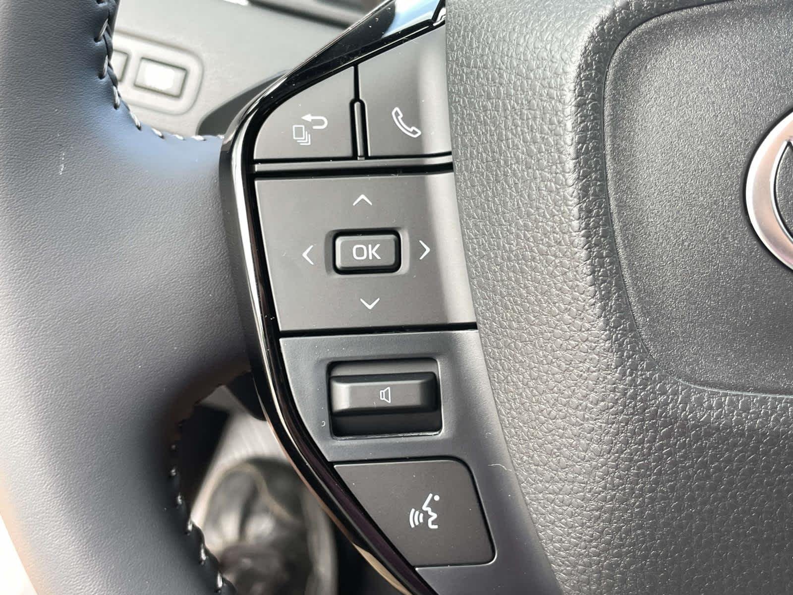 2026 Toyota C-HR SE - Photo 24