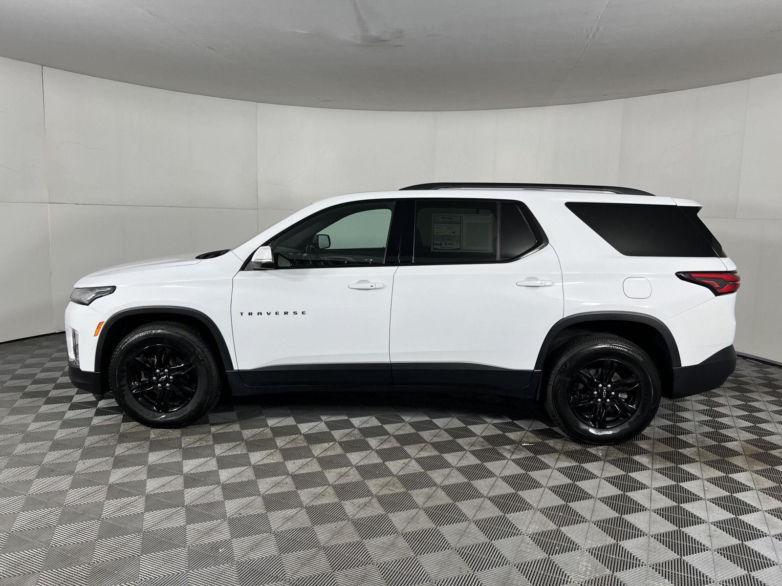 Used 2024 Summit White Chevrolet LT Leather image 18