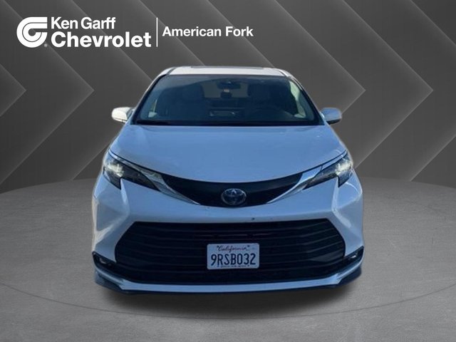 2023 Toyota Sienna XLE