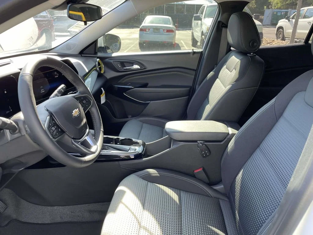 New 2026 Summit White Chevrolet LT image 19