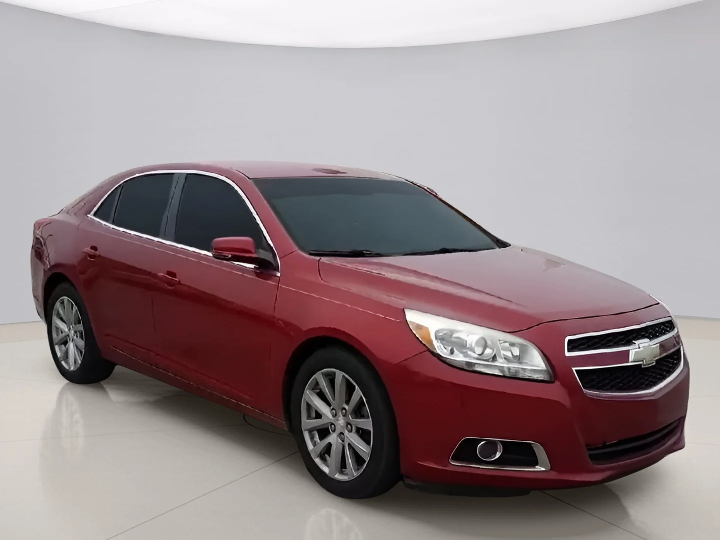 Used 2013 Red Chevrolet 2LT image 2