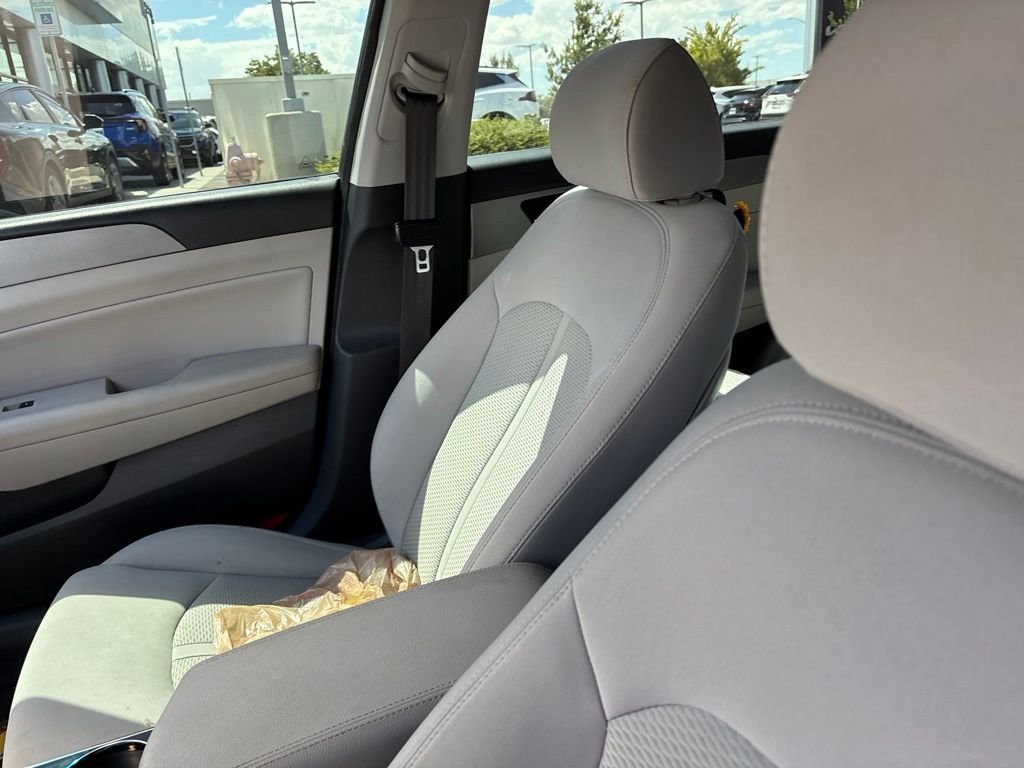 Used 2018 Gray Hyundai SEL image 25
