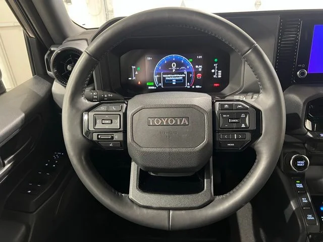 Certified Used 2025  Toyota 1958 image 12