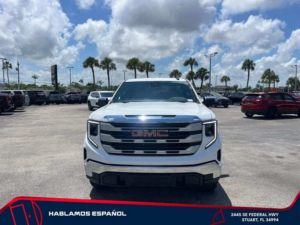 New 2026 Summit White GMC SLE image 2