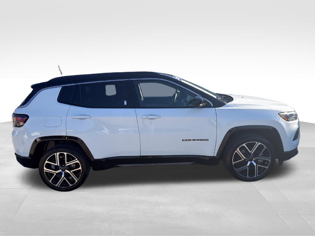 Used 2025 White Jeep Limited image 6